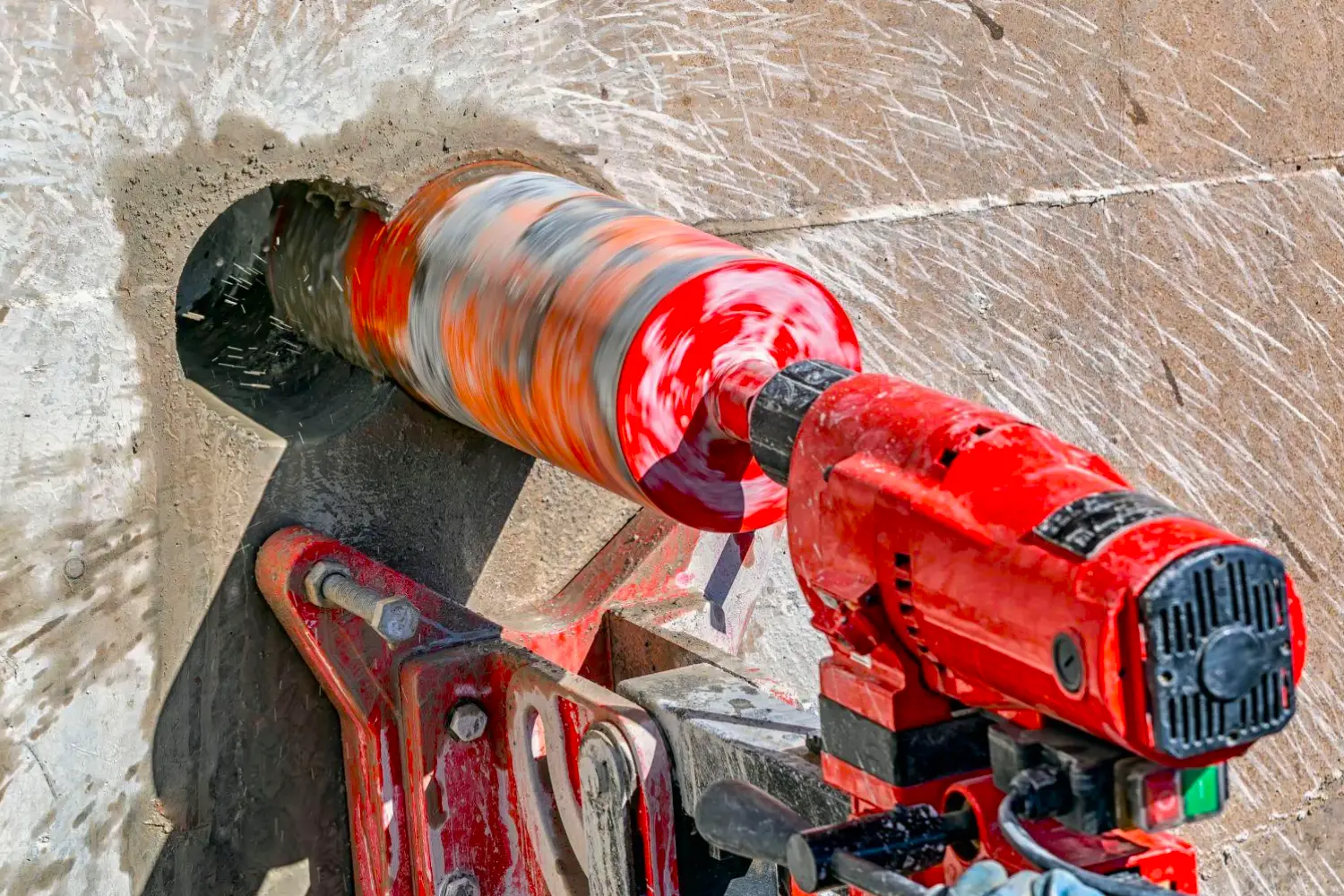 Pimaş Borusu Yeri Delme – Açma